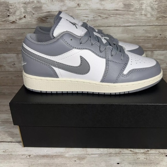Nike Air Jordan 1 Low Vintage Grey Shoes 553560-053 (GS) Youth Sizes - Picture 4 of 15